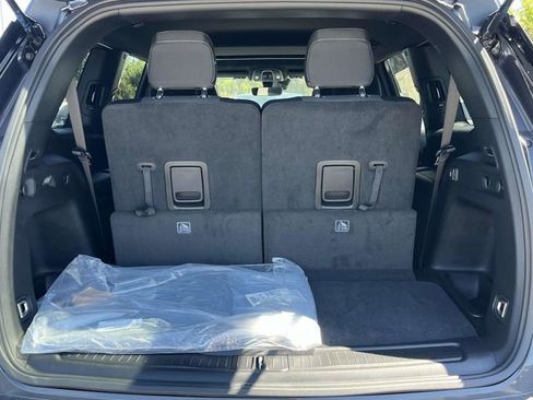 New 2025 Jeep Grand Cherokee L Laredo image 19