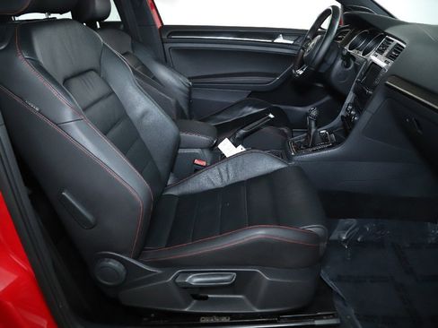 Used 2015 Volkswagen GTI SE image 29