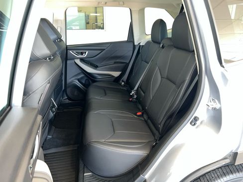 Used 2023 Subaru Forester Limited w/ Popular Package #2 AWD/4WD image 5