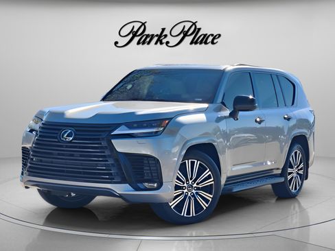 Used 2024 Lexus LX 600 4WD w/ Appearance Package image 3