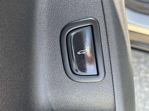 Used 2024 Chevrolet Traverse LS AWD/4WD image 19