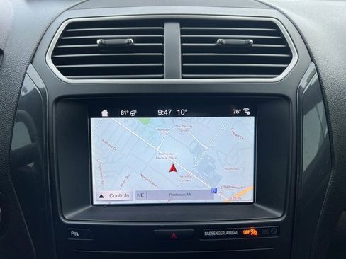 Used 2019 Ford Explorer XLT w/ Equipment Group 202A image 28