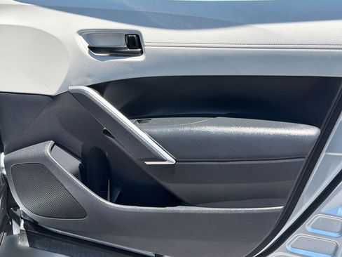 Used 2022 Toyota Corolla Cross L FWD image 30