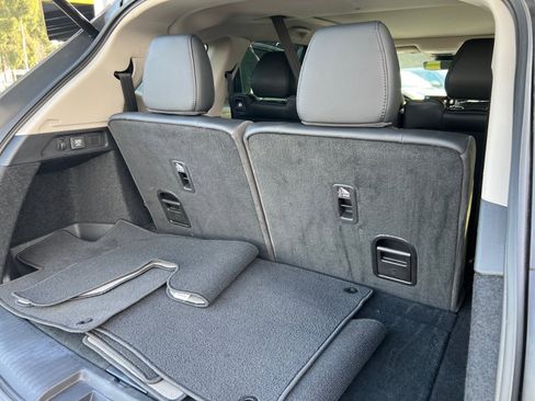 Used 2025 Acura MDX SH-AWD image 19