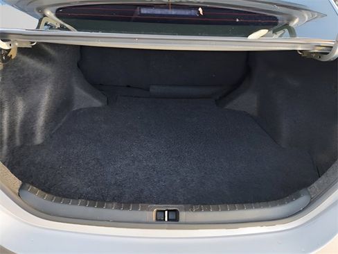 Used 2019 Toyota Corolla LE image 34