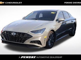 Used 2020 Hyundai Sonata Limited w/ Preferred Accessory Package FWD video 1