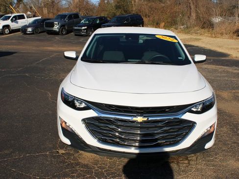Used 2024 Chevrolet Malibu LT image 3