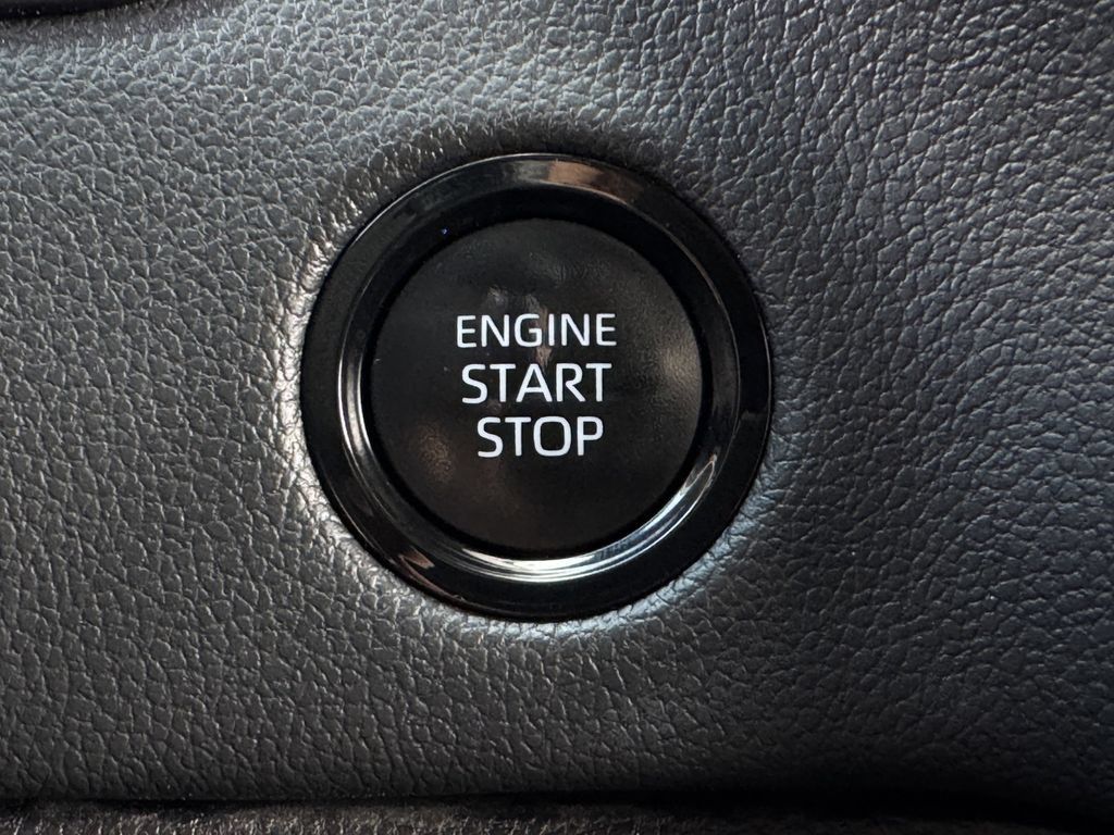 Used 2025 Toyota Tundra Limited w/ Power Package AWD/4WD image 22