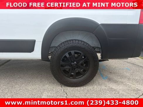 Used 2023 RAM ProMaster 2500 w/ Black Appearance Package FWD image 5