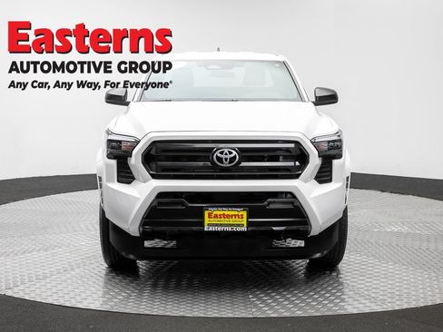 Used 2025 Toyota Tacoma SR RWD image 2