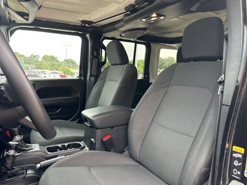 Certified 2022 Jeep Wrangler Unlimited Sport image 11