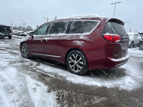 Used 2019 Chrysler Pacifica Limited w/ Tire & Wheel Group image 26