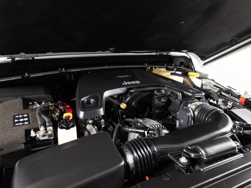 Used 2021 Jeep Gladiator Sport AWD/4WD image 37