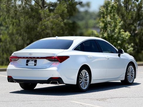 Used 2020 Toyota Avalon Limited w/ Advanced Safety Package FWD image 11