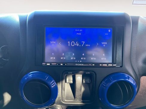 Used 2015 Jeep Wrangler Sahara w/ Connectivity Group image 16