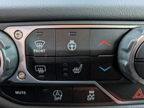 Used 2024 Jeep Wrangler Rubicon image 20