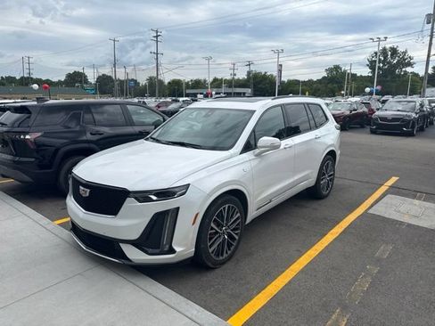 Used 2023 Cadillac XT6 Sport w/ LPO, Floor Liner Package AWD/4WD image 1