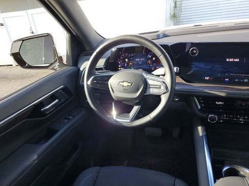Used 2025 Chevrolet Tahoe LS RWD image 11