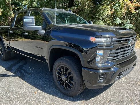 New 2025 Chevrolet Silverado 2500 Custom w/ Custom Value Package image 3
