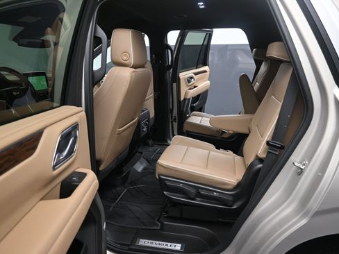 Used 2024 Chevrolet Tahoe Premier image 15