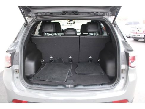 Used 2023 Jeep Compass Limited image 7