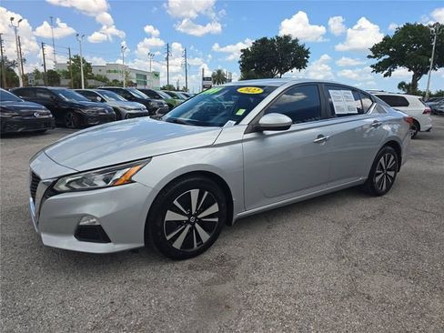 Used 2022 Nissan Altima 2.5 SV AWD/4WD image 9