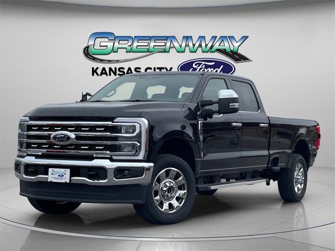 Used 2025 Ford F350 Lariat w/ Chrome Package image 3