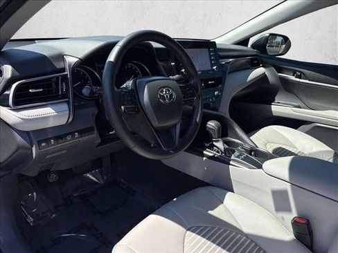 Used 2023 Toyota Camry SE FWD image 9