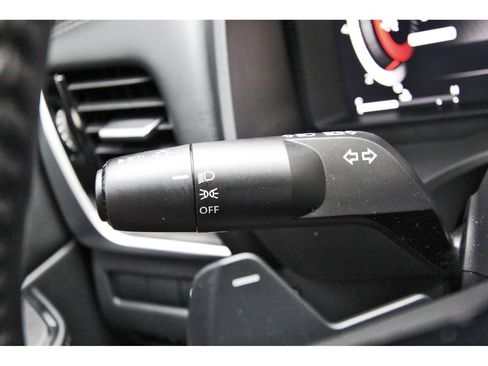 Used 2025 Nissan Rogue Platinum image 15