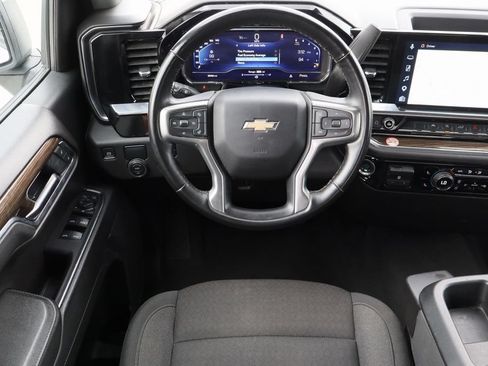 Used 2025 Chevrolet Silverado 1500 LT RWD image 22