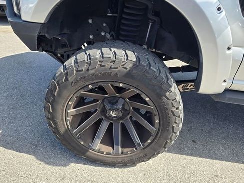 Used 2019 Ford F250 Lariat w/ Lariat Ultimate Package AWD/4WD image 5