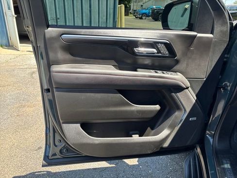 Used 2026 Chevrolet Tahoe RST w/ RST Performance Edition AWD/4WD image 7