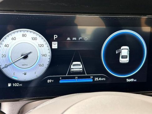 Used 2024 Hyundai Elantra SEL image 18