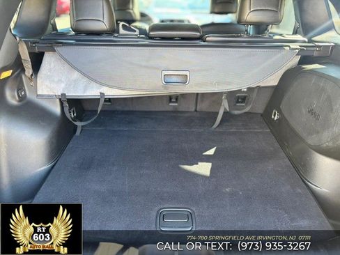 Used 2019 Jeep Cherokee Limited image 7