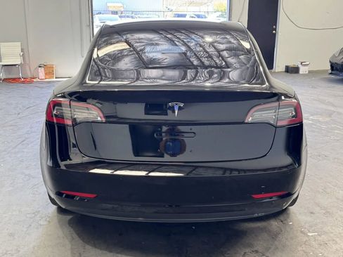 Used 2018 Tesla Model 3 Mid Range image 3
