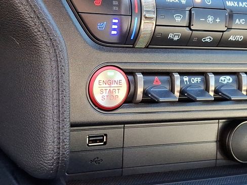 Used 2022 Ford Mustang Shelby GT500 w/ Technology Package image 23