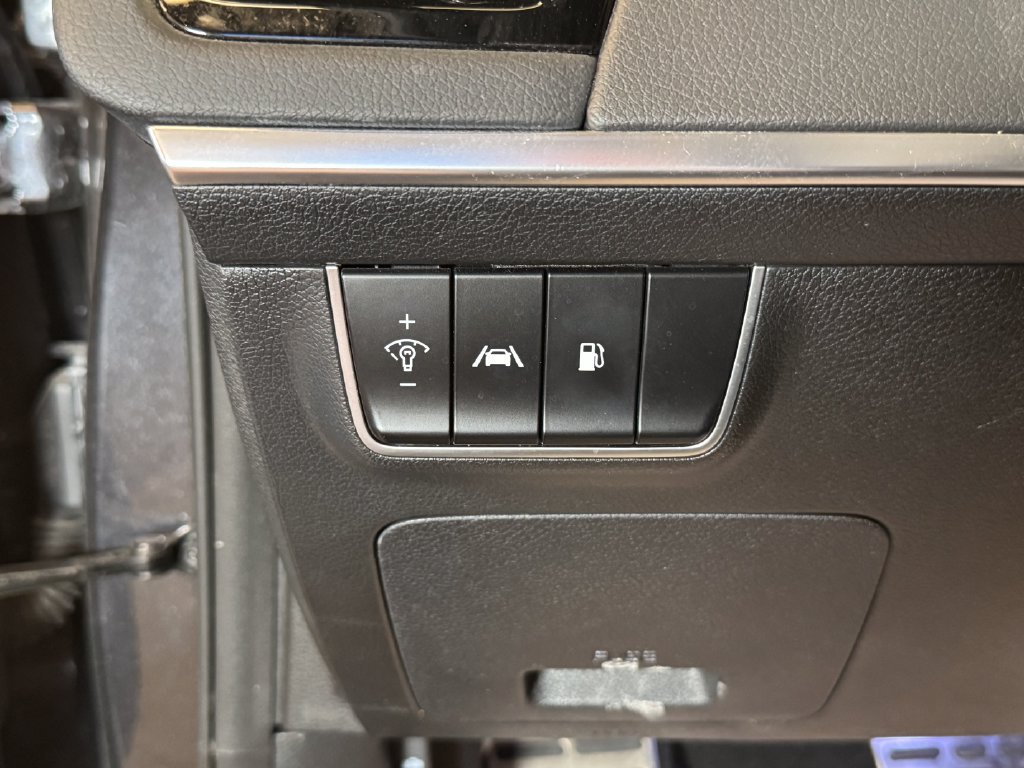 Used 2022 Kia Stinger GT-Line w/ Sun & Sound Package RWD image 18