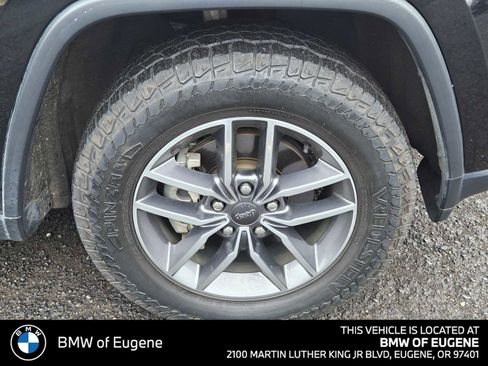 Used 2020 Jeep Grand Cherokee Limited w/ Luxury Group II AWD/4WD image 9