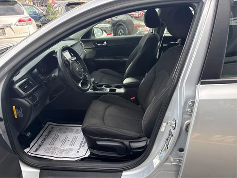 Used 2016 Kia Optima LX w/ Option Group 014 FWD image 9