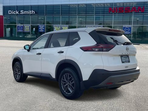 Used 2023 Nissan Rogue S image 4