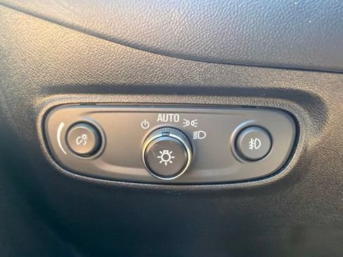 Used 2019 Chevrolet Equinox Premier FWD image 29