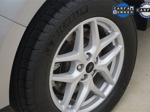 Used 2024 Ford Edge SEL image 9