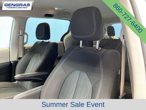Certified 2023 Chrysler Voyager LX FWD image 9