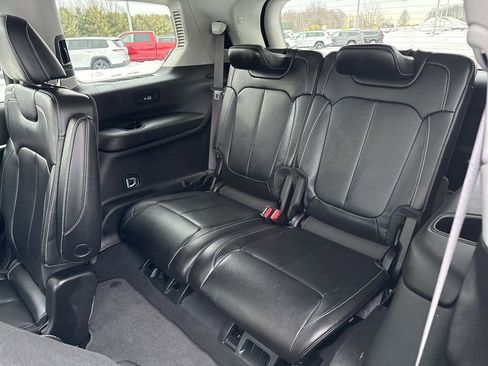 Used 2023 Jeep Grand Cherokee L Limited image 16