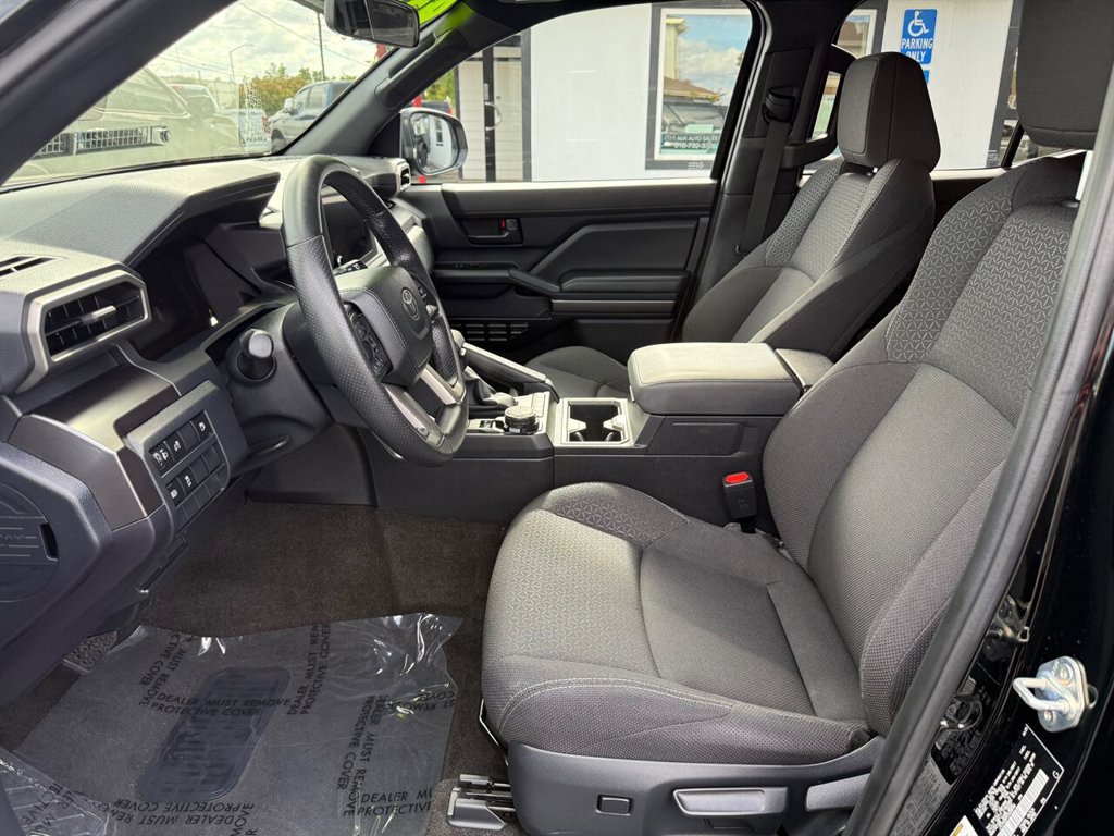 Used 2025 Toyota 4Runner SR5 AWD/4WD image 12