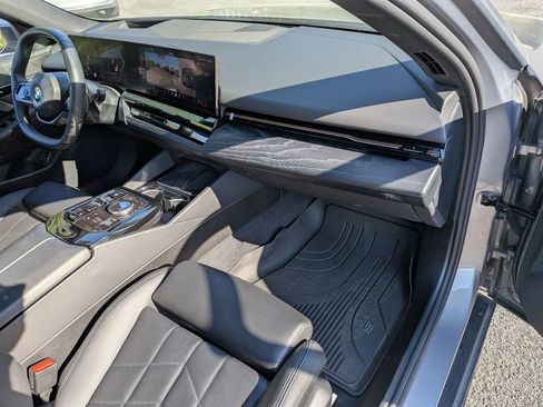 Certified 2024 BMW 530i xDrive w/ Premium Package AWD/4WD image 27