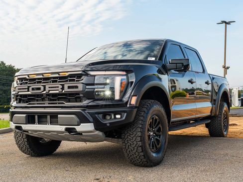Certified 2025 Ford F150 Raptor AWD/4WD image 8