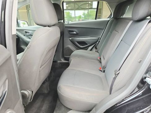 Used 2020 Chevrolet Trax LS FWD image 16