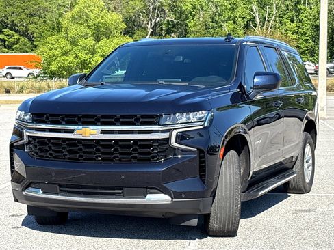 Used 2024 Chevrolet Tahoe LS RWD image 3