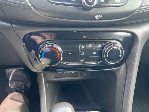 Used 2021 Buick Encore GX Preferred FWD image 56